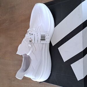 Adidas Ultraboost 5X - Color: White/Black - Size: Men 9